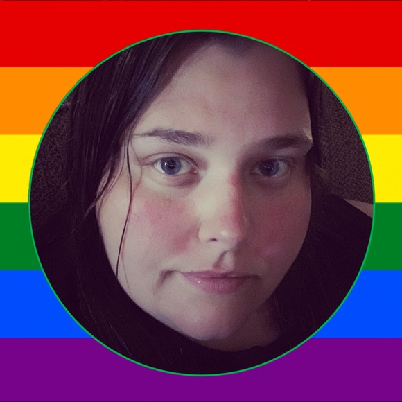 Meet your Posher, Tori - Picture 3 of 6